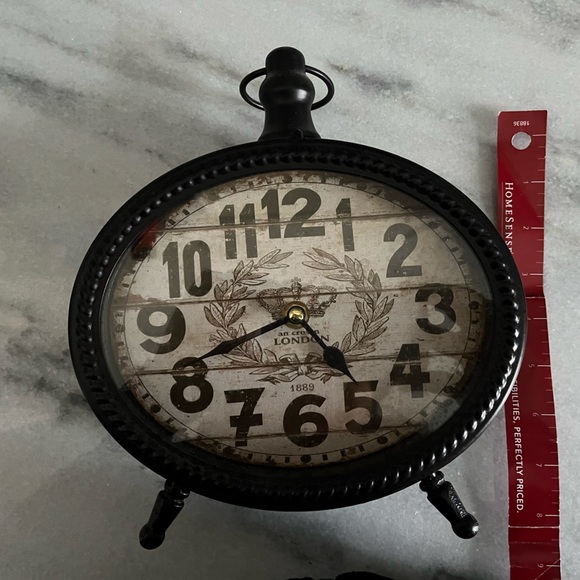 Decorative clock - Picture 2 of 3